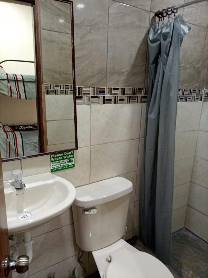 Hostal Atlantis Кіто Екстер'єр фото