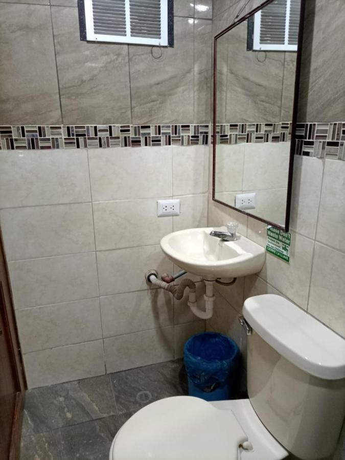 Hostal Atlantis Кіто Екстер'єр фото