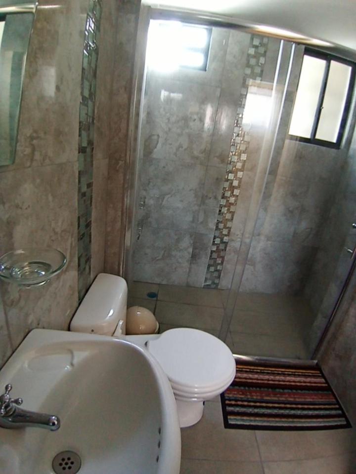 Hostal Atlantis Кіто Екстер'єр фото